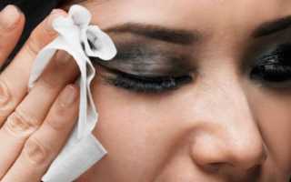 Советы косметолога: каким средством безопаснее снимать макияж с лица